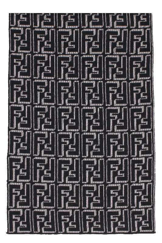 FENDI Luxurious Wool Blend Scarf in Beige and Black for Men