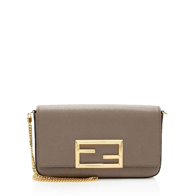 Fendi Lambskin Baguette Wallet on Chain (SHF-Jcp7JZ)